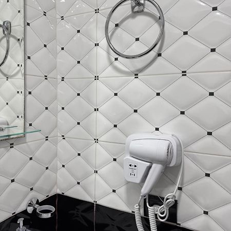 Hotel M&S Tiranë Ngoại thất bức ảnh