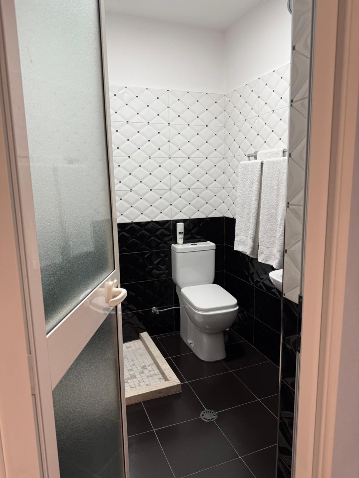 Hotel M&S Tiranë Ngoại thất bức ảnh