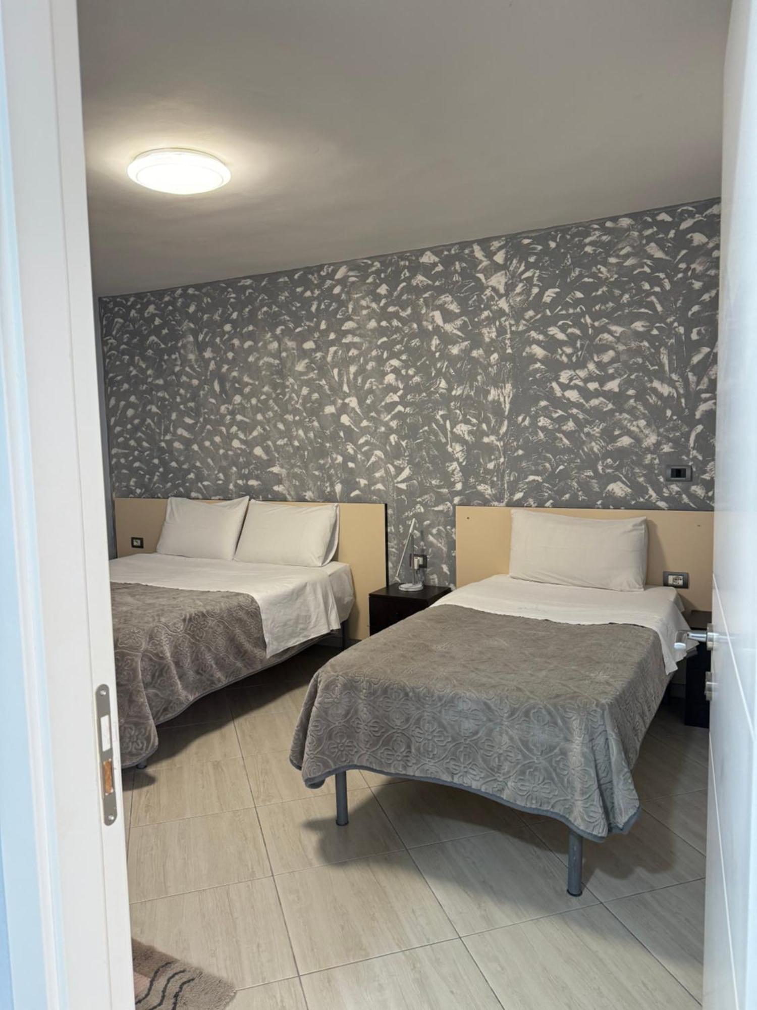 Hotel M&S Tiranë Ngoại thất bức ảnh