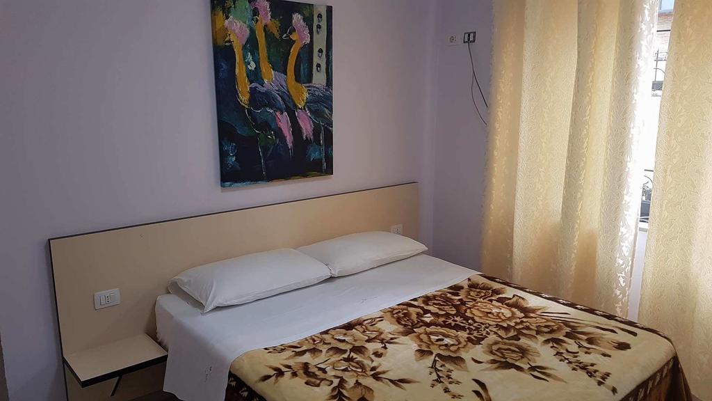 Hotel M&S Tiranë Ngoại thất bức ảnh