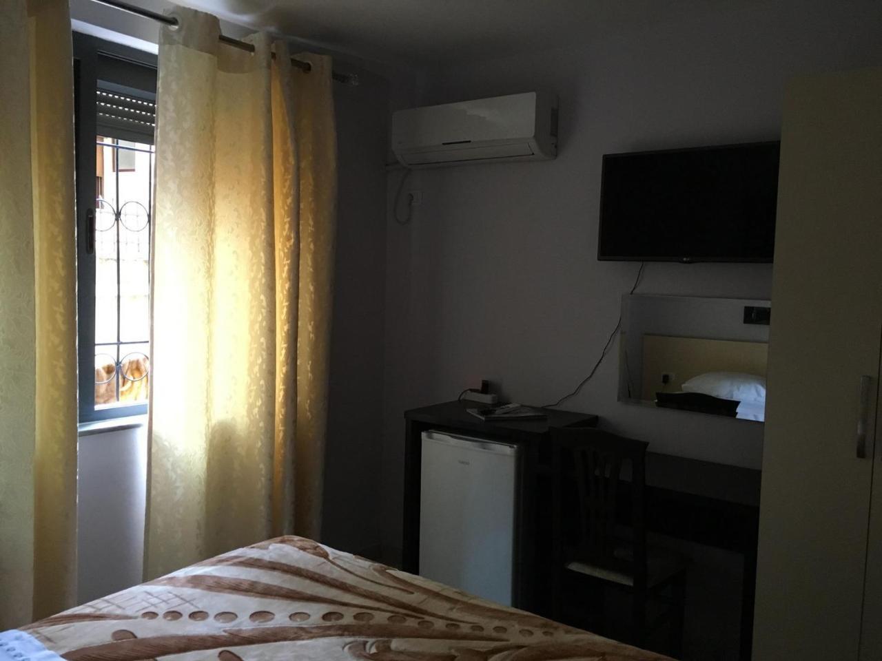 Hotel M&S Tiranë Ngoại thất bức ảnh